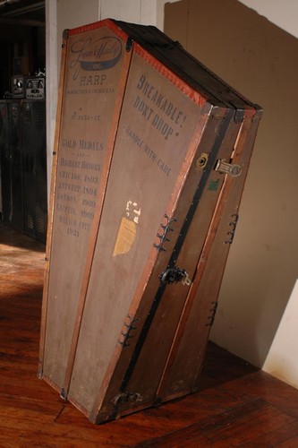 Beautiful antique harp touring - antique,
